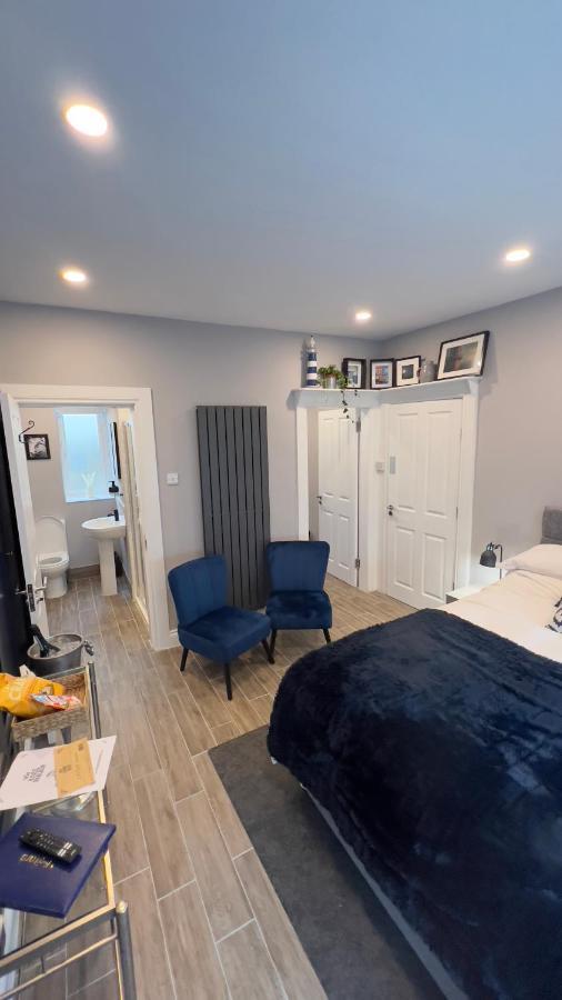 The King'S Parlour Whitehead Apartment Luaran gambar
